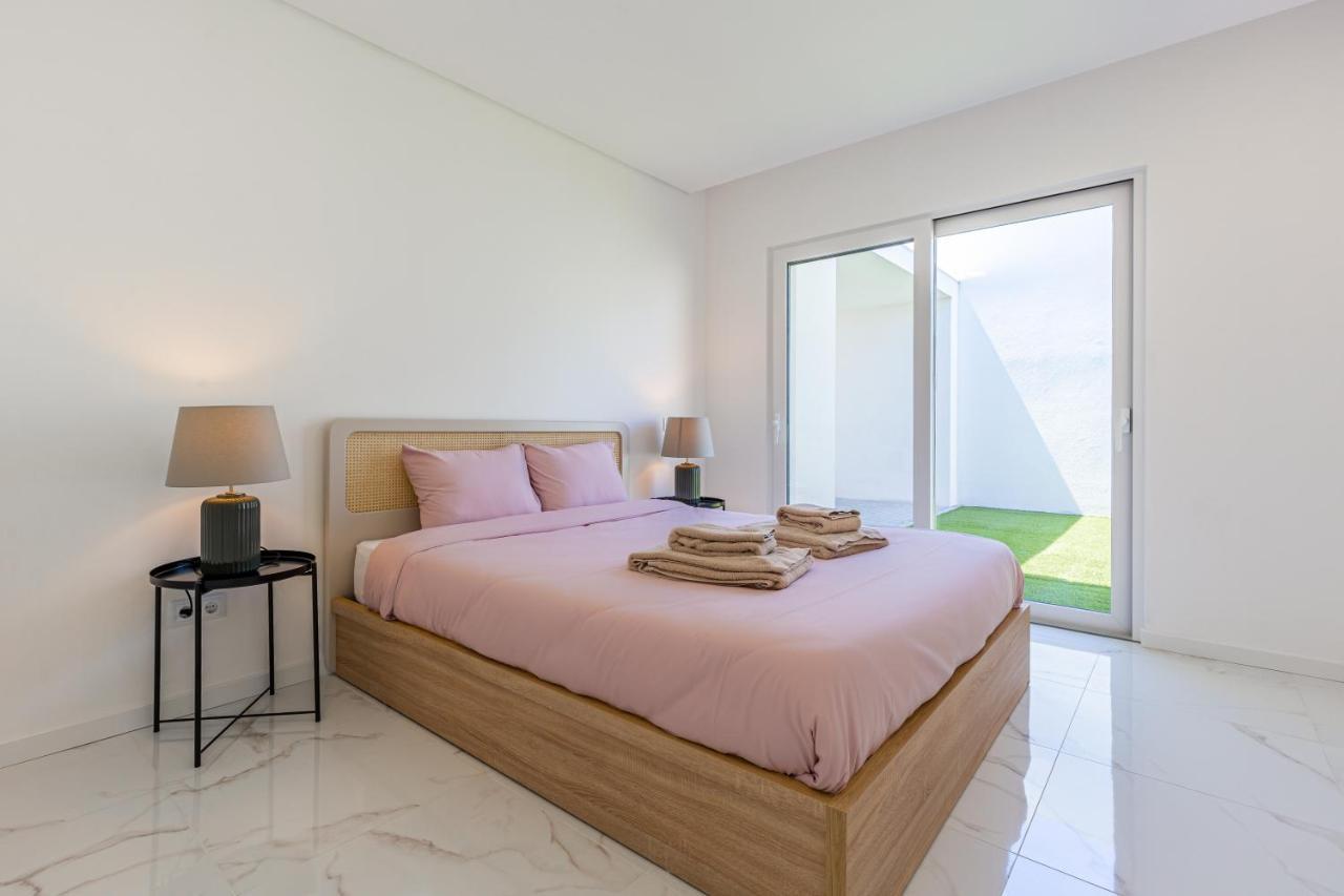 Villa Tapisco With Private Pool Луриня Екстериор снимка